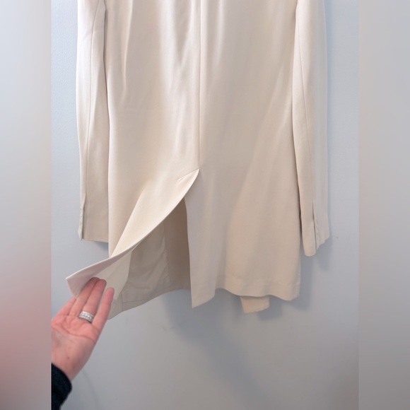 THEORY Winola Open Front Blazer Jacket in an off white/beige - size 2 - Picture 10 of 14